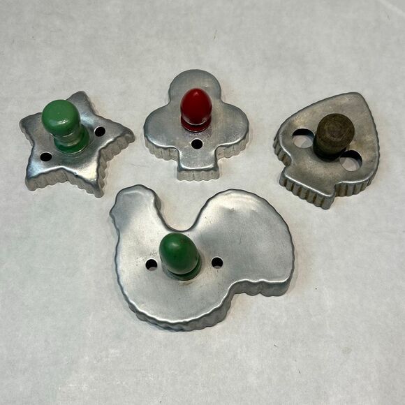 Vtg SET Aluminum Cookie Cutters Chicken Star Clover Club Spade Wood Handle Metal - Picture 1 of 4